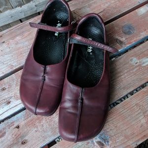 Burgundy Original Earth Shoes Negative Heel 8.5